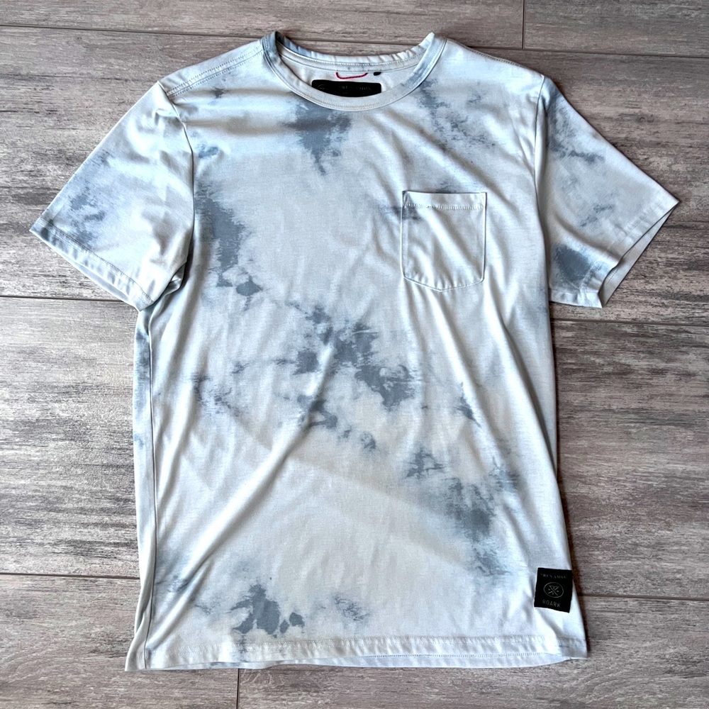 Roark Run Amok Mathis Pocket Tie Dye Short Sleeve Knit Light Blue Size M